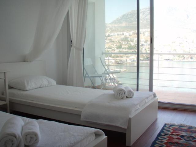 Reyhan Hotel Karaburun  Ruang foto