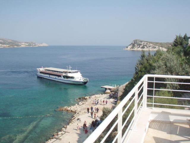 Reyhan Hotel Karaburun  Bagian luar foto